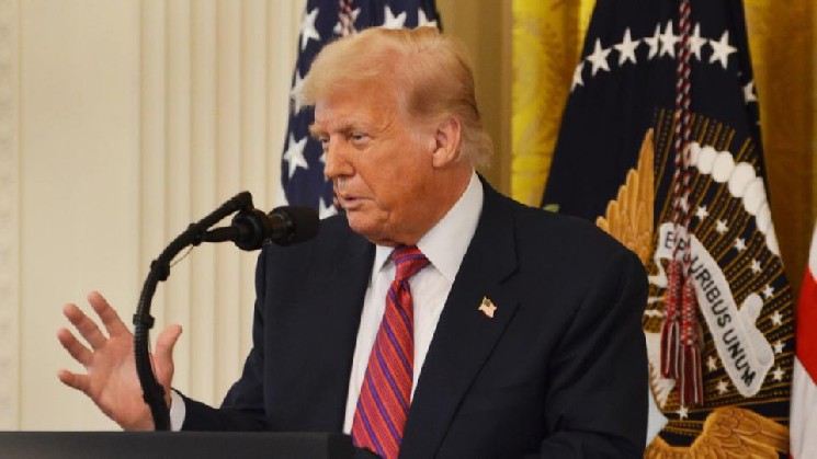 Trump orders government, Fed to review crypto firms’ access to payment rails