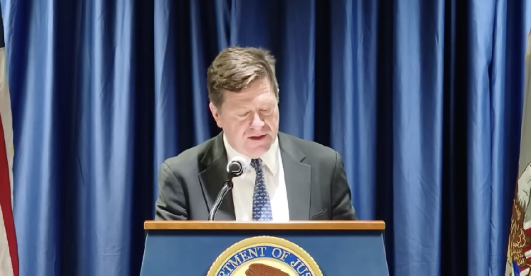 Former SEC Boss Who Sued Ripple to Be Named AI Czar