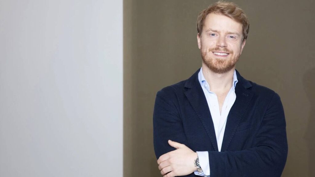Luxembourg VC Nextblock’s $3M Bet Targets a Missing Piece of Crypto Finance – Bitcoin News Securitize Brings Apple, Nvidia and Tesla Stocks Onchain on Solana